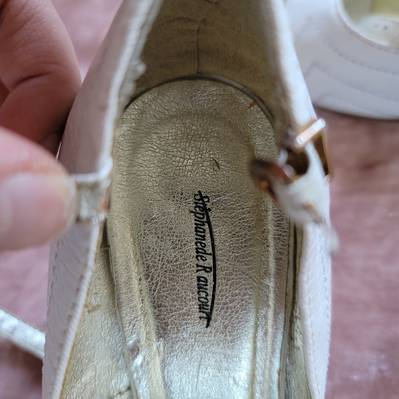 Heals - Picture 3 of 4